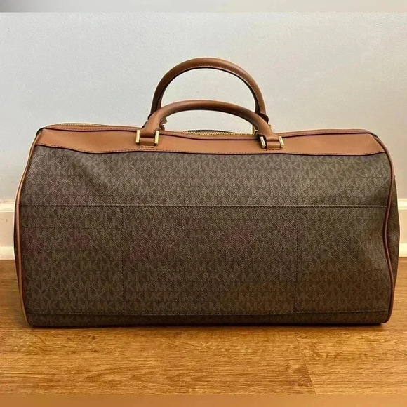 Michael Kors Jet Set XL Duffle Bag - Picture 3 of 4